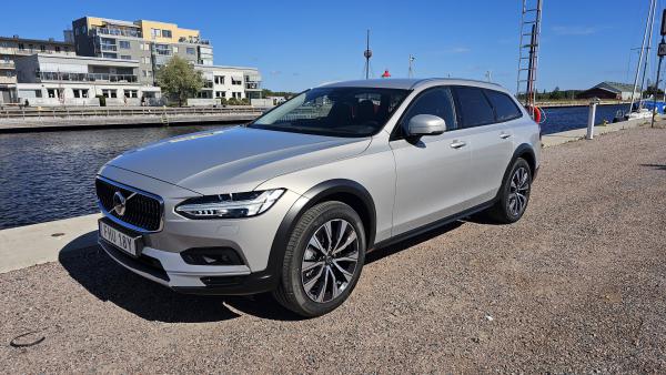 Volvo V90 Cross country